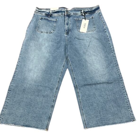 Nwt Mica size 22W Cropped Wide Leg with a lot of stretch Women's Blue Jeans - Picture 1 of 6